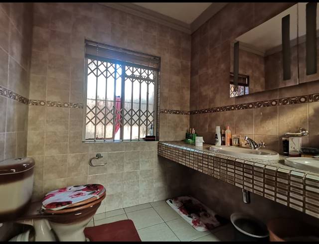3 BEDROOM HOUSE FOR SALE IN REGENTS PARK
